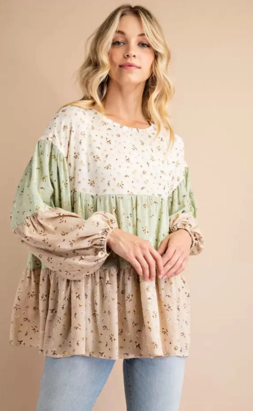 Floral print tiered woven top