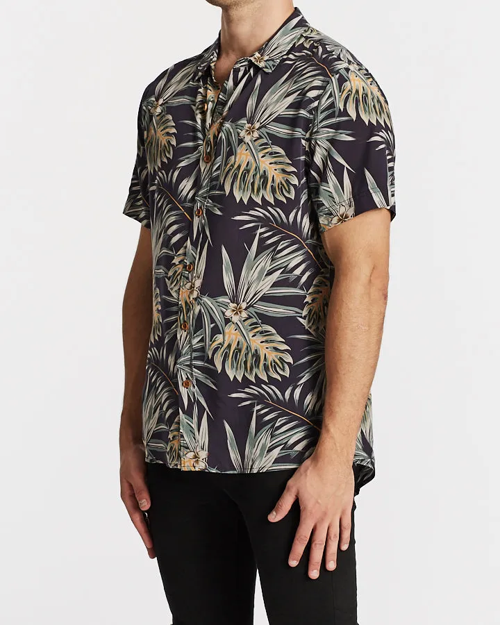 Nena Pasadena MENS MARSH STANDARD FIT SHORT SLEEVE SHIRT - FLORAL PRINT